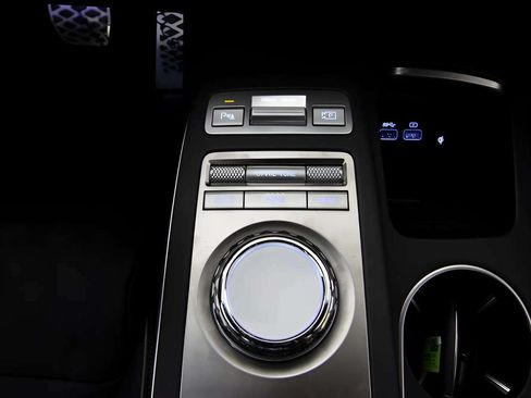 Used 2025 Genesis GV70 3.5T Sport w/ Sport Prestige Package AWD/4WD image 18