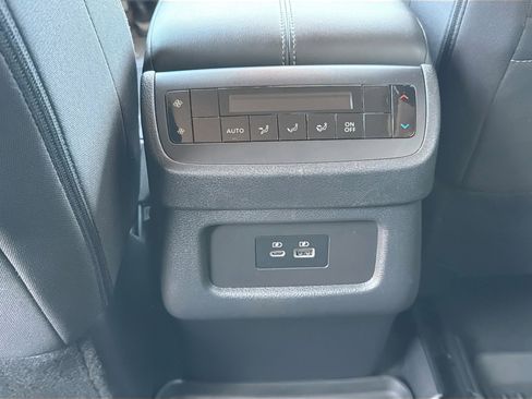 Used 2023 Nissan Pathfinder SV w/ SV Premium Package image 19