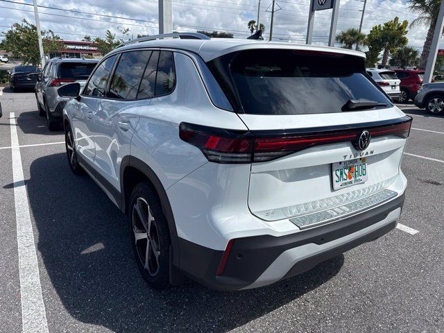 Used 2025 Volkswagen Tiguan SE FWD image 7