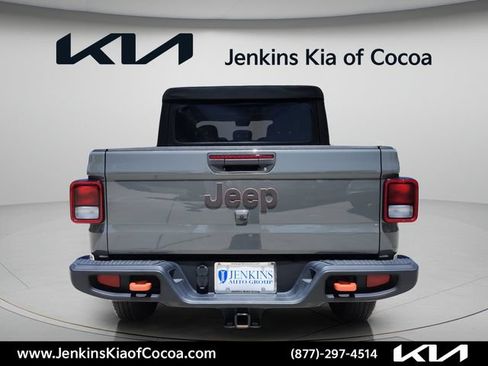 Used 2021 Jeep Gladiator Mojave AWD/4WD image 5