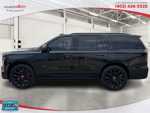 Used 2025 Cadillac Escalade V image 2