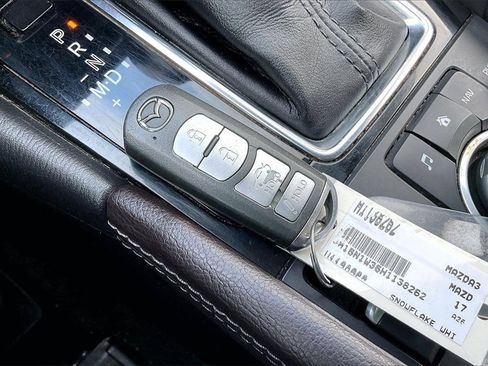 Used 2017 MAZDA MAZDA3 Grand Touring image 36