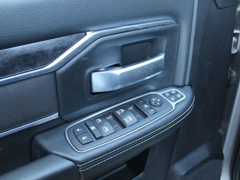 Used 2024 RAM 2500 Big Horn w/ Sport Appearance Package image 21