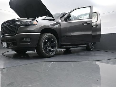 Used 2026 RAM 1500 Express AWD/4WD image 32