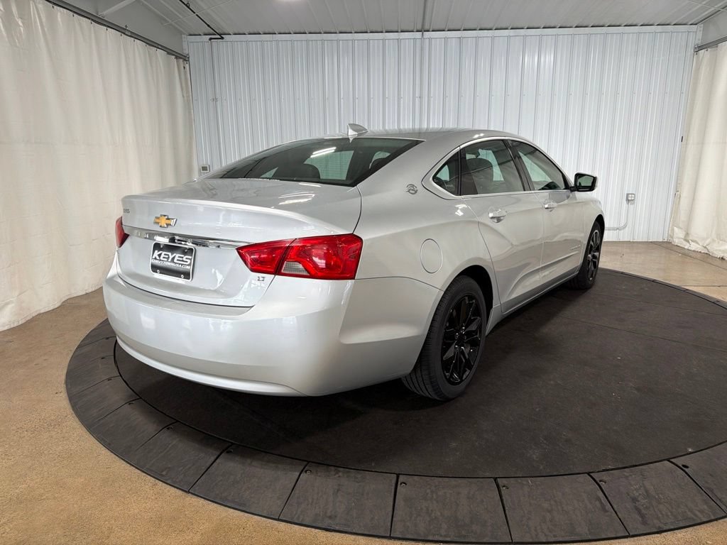 Used 2016 Chevrolet Impala LT FWD image 9