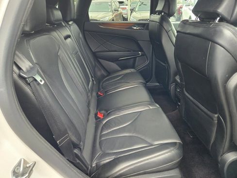 Used 2018 Lincoln MKC Reserve w/ Lincoln MKC Climate Package image 9