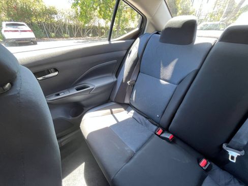 Used 2025 Nissan Versa SV FWD image 32