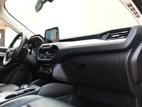 Used 2022 Ford Escape SEL image 32