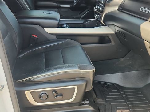 Used 2022 RAM 1500 Laramie AWD/4WD image 12