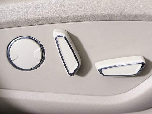 Used 2022 Lincoln Nautilus Reserve image 39