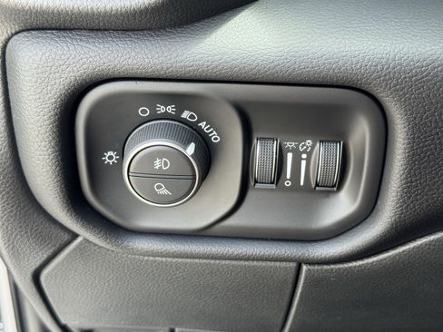 Used 2024 RAM 2500 Laramie w/ Safety Group AWD/4WD image 25