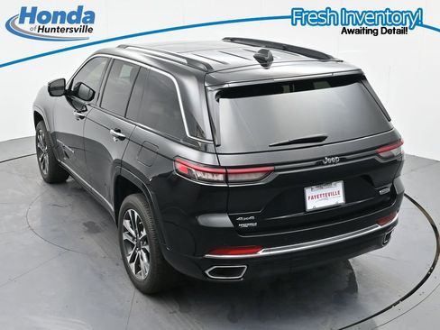 Used 2023 Jeep Grand Cherokee Overland AWD/4WD image 32