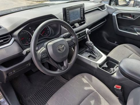 Used 2021 Toyota RAV4 XLE w/ Convenience Package FWD image 17