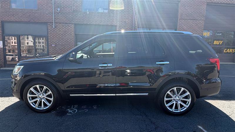 Used 2016 Ford Explorer Limited w/ Equipment Group 301A FWD image 15