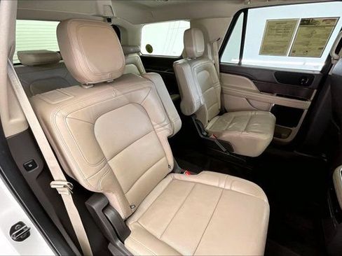 Used 2022 Lincoln Navigator Reserve AWD/4WD image 17