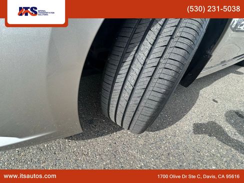 Used 2016 Subaru Legacy 3.6R Limited image 28