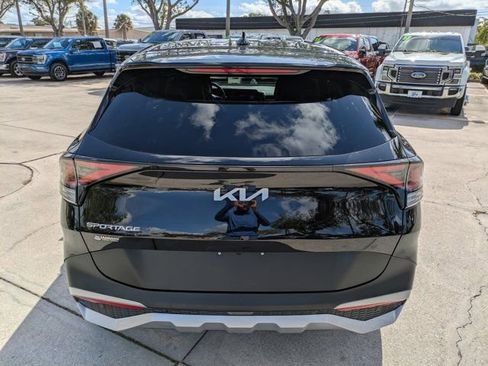Used 2023 Kia Sportage EX image 5