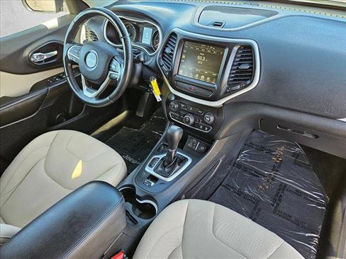 Used 2015 Jeep Cherokee Latitude FWD image 27