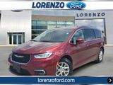 Used 2021 Chrysler Pacifica Touring-L image 1