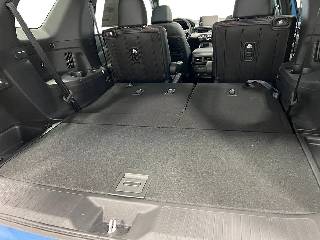 Used 2025 Honda Pilot TrailSport image 29