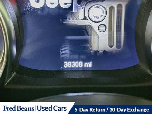 Used 2022 Jeep Gladiator Overland w/ Popular Equipment Package AWD/4WD image 17