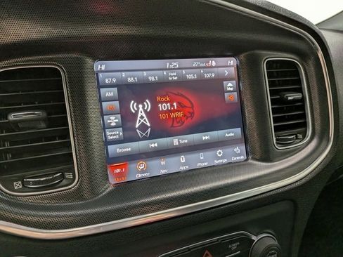 Used 2018 Dodge Charger GT image 19