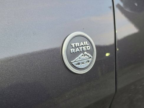 Used 2015 Jeep Grand Cherokee Overland w/ Advanced Technology Group AWD/4WD image 18