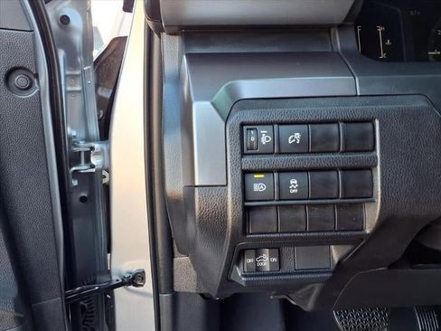 Used 2025 Toyota Tacoma SR image 14