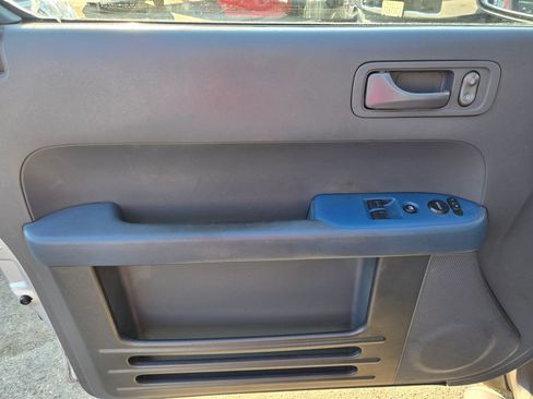 Used 2004 Honda Element EX image 9