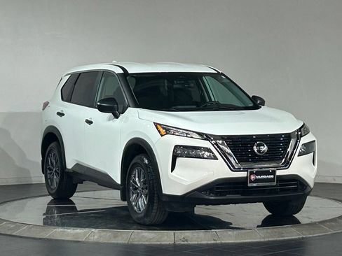 Used 2021 Nissan Rogue S AWD/4WD image 2