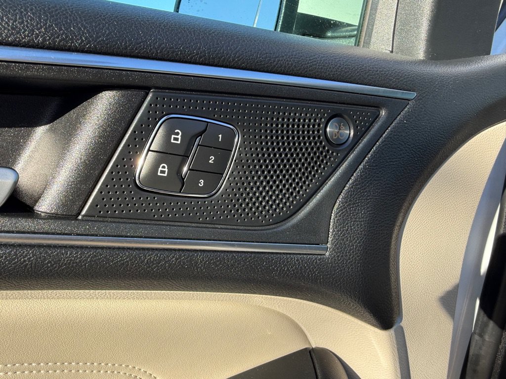 Used 2022 Ford Edge Titanium AWD/4WD image 22