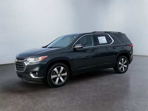 Used 2021 Chevrolet Traverse LT w/ LT Premium Package image 7