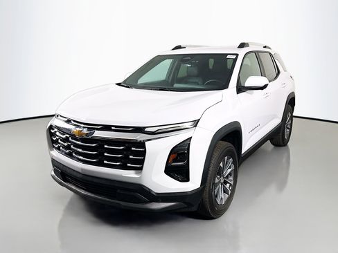 Used 2025 Chevrolet Equinox LT w/ Convenience Package II image 4