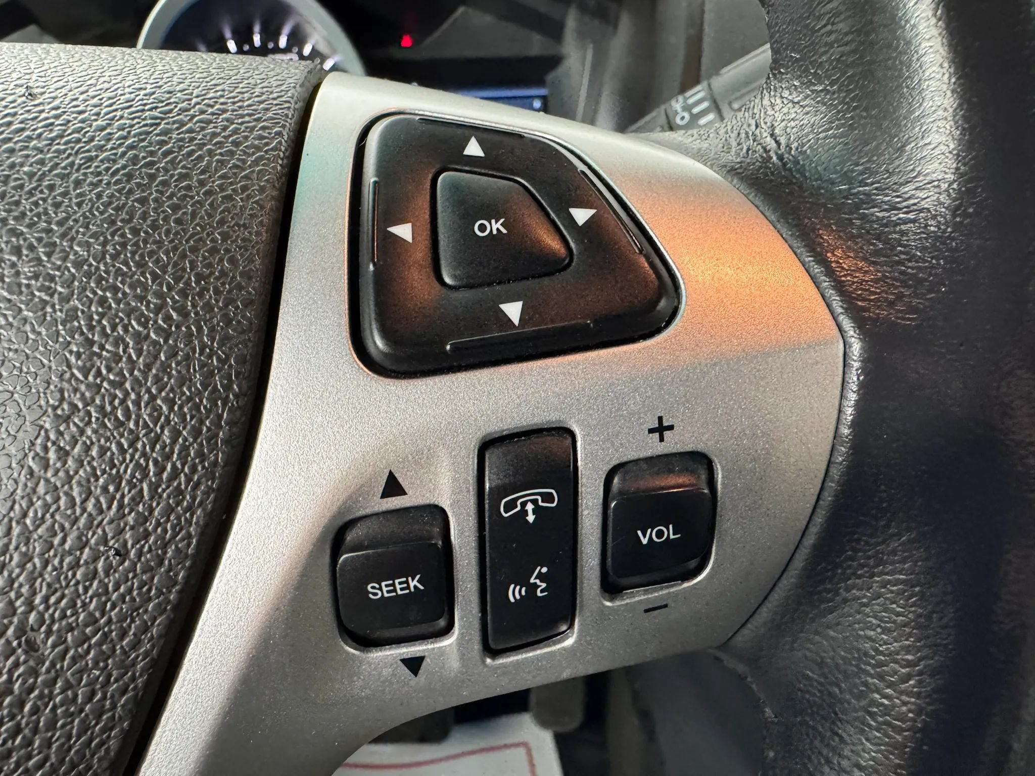 Used 2014 Ford Explorer Limited w/ Equipment Group 302A FWD image 16