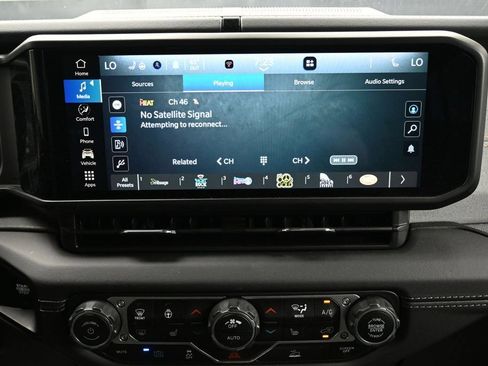 Used 2025 Jeep Wrangler Unlimited Sahara AWD/4WD image 20