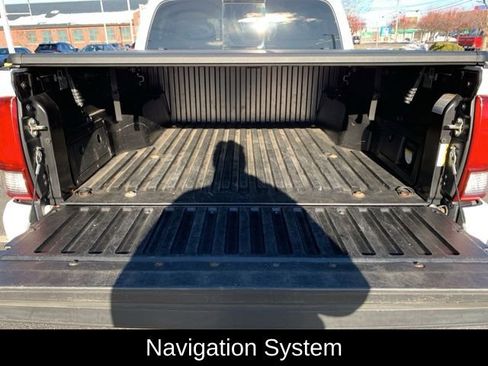 Used 2017 Toyota Tacoma TRD Sport image 8