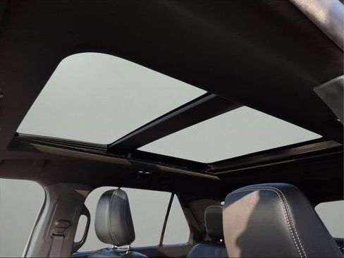 Used 2020 Ford Explorer Limited image 11