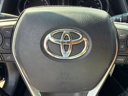 Used 2019 Toyota Camry SE FWD image 15