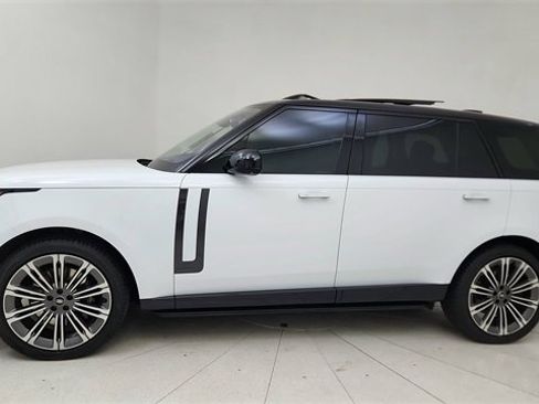 Used 2023 Land Rover Range Rover Long Wheelbase Autobiography image 3