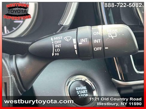 Used 2023 Toyota Highlander XLE AWD/4WD image 28