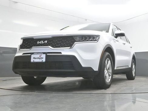 Used 2022 Kia Sorento LX image 29