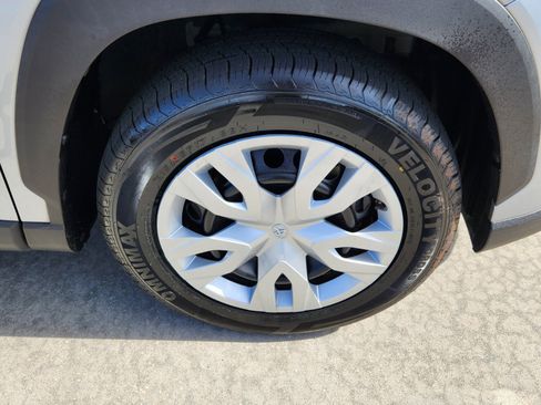 Certified 2022 Toyota Corolla Cross L image 12