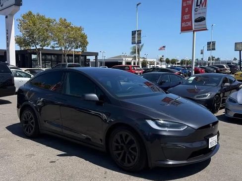 Used 2025 Tesla Model X AWD/4WD image 3