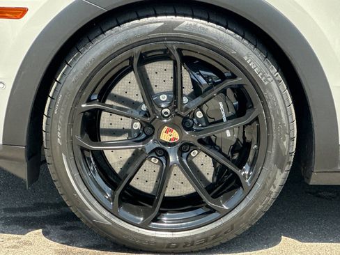 Certified 2025 Porsche Cayenne Turbo GT AWD/4WD image 27