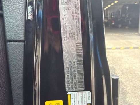 Used 2023 Jeep Wrangler Unlimited AWD/4WD image 12