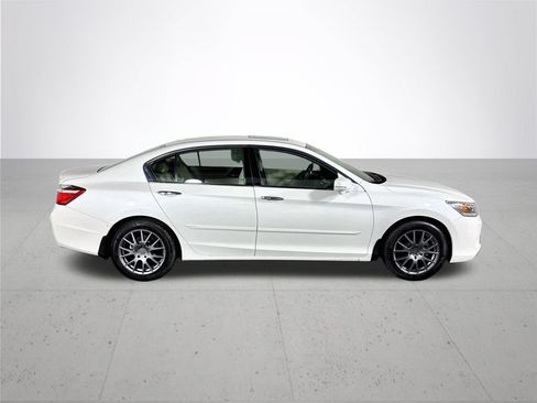 Used 2014 Honda Accord Touring image 5