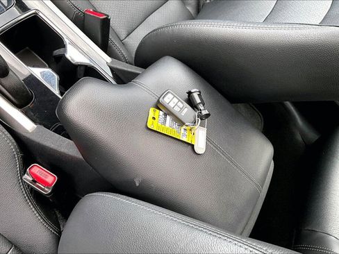 Used 2017 Honda Accord EX-L image 18