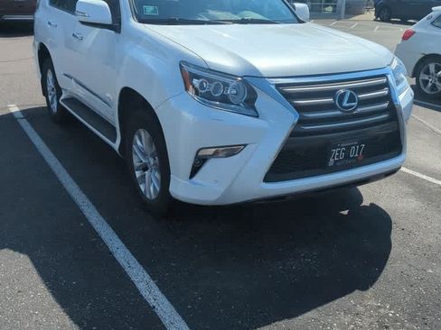 Used 2018 Lexus GX 460 Premium w/ Premium Package AWD/4WD image 2