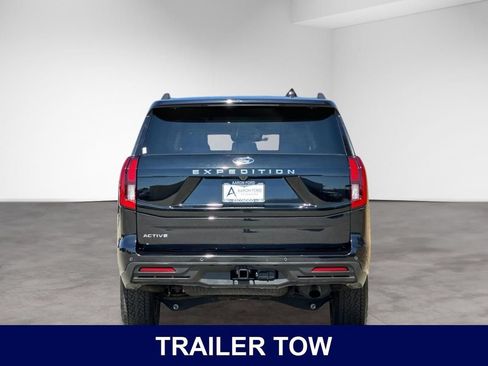 Used 2025 Ford Expedition Active AWD/4WD image 4