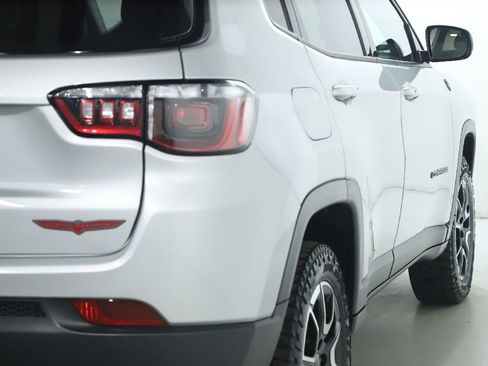 Used 2025 Jeep Compass Trailhawk image 45